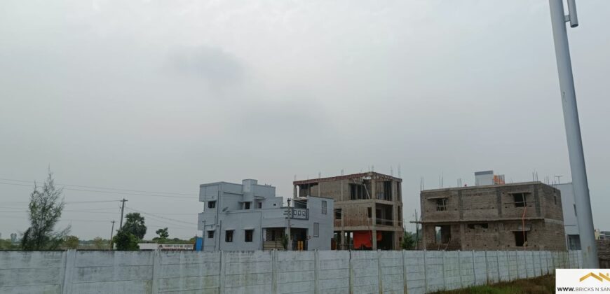 Plot in Mannivakkam