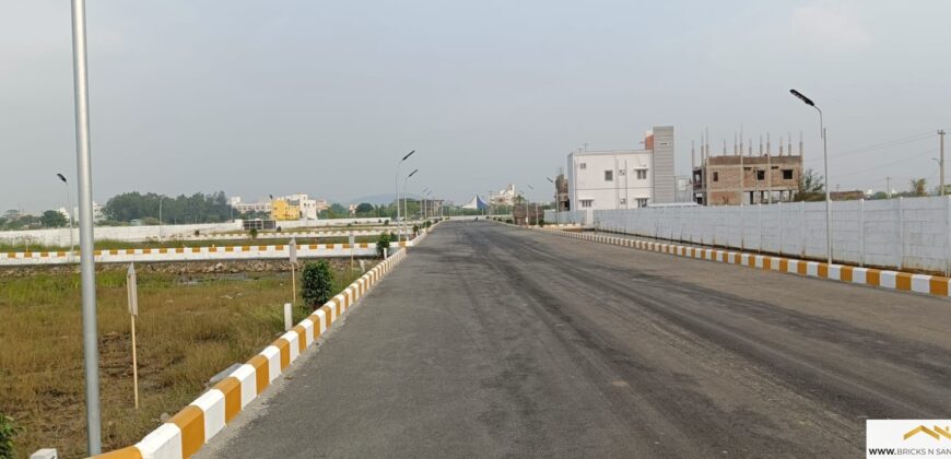 Plot in Mannivakkam